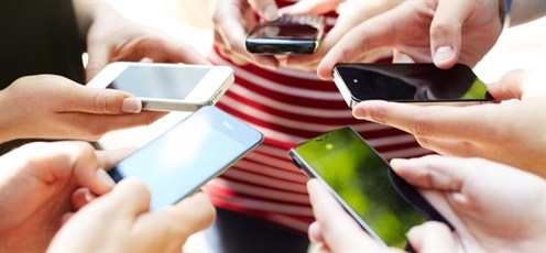 Group -of -people -smartphones -1940x 900_35714